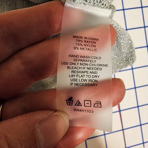 Vince Camuto V Neck Sweater NWT Silver Large- Hole in shoulder - Picture 11 of 11